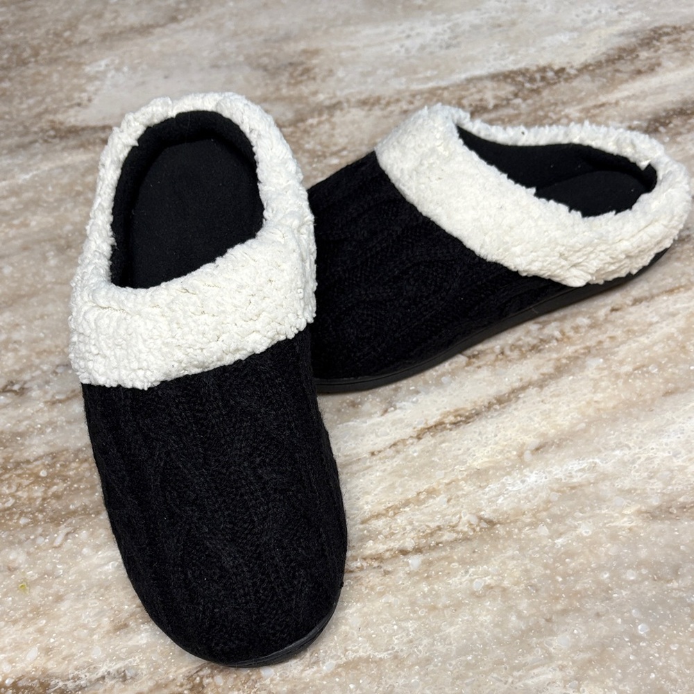 Isotoner Black and Cream Women's Slippers